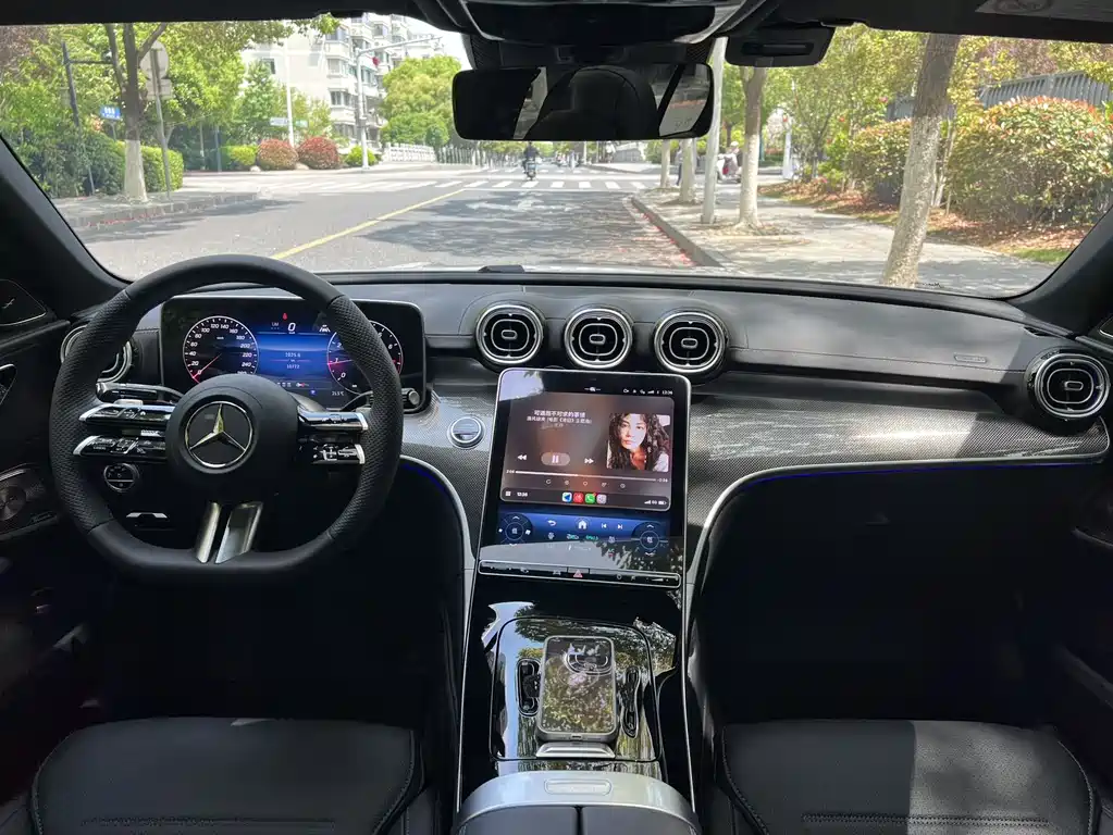 Mercedes-Benz C-Class 2025 — фото 19