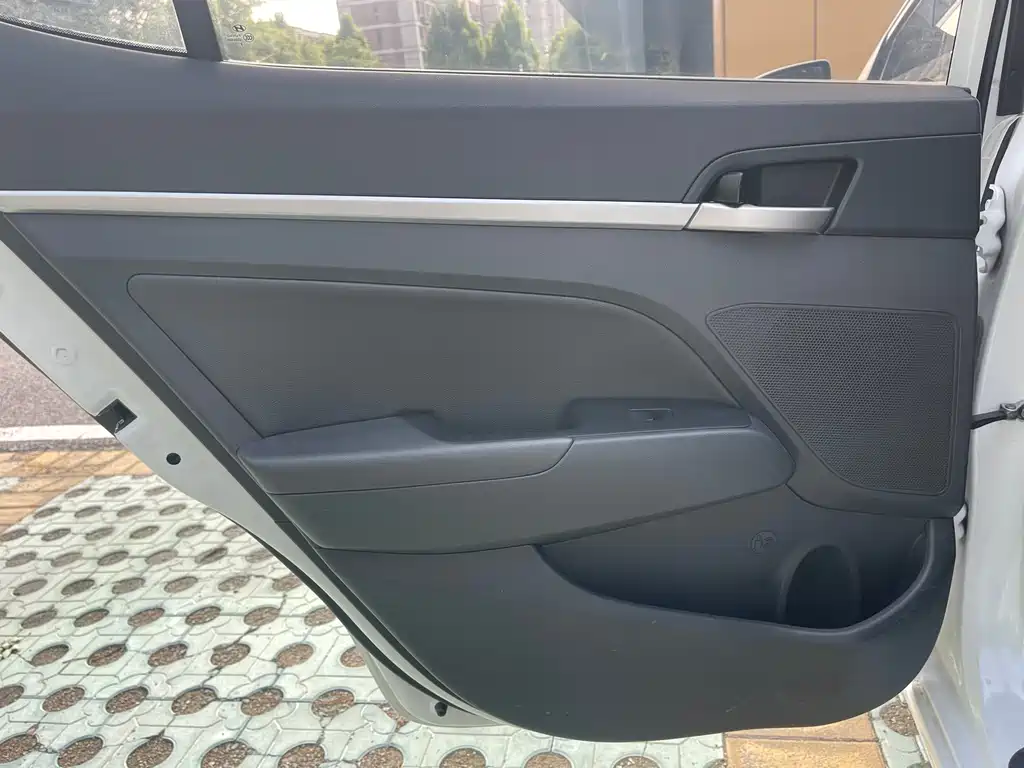 Hyundai Elantra 2020 — фото 22