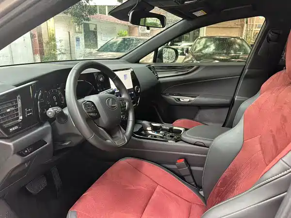 Lexus NX 2025