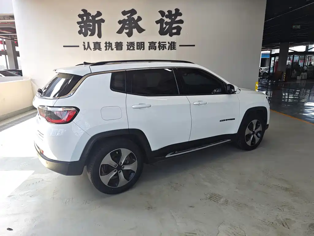 Jeep Compass 2016 — фото 6