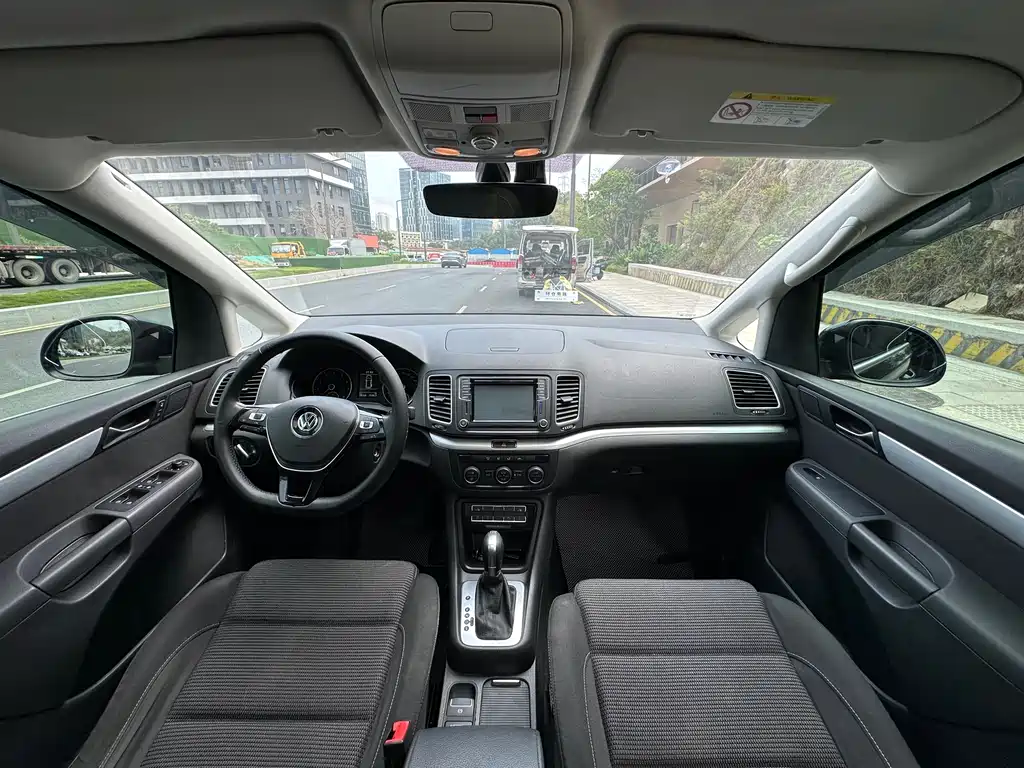 Volkswagen Sharan 2018 — фото 9