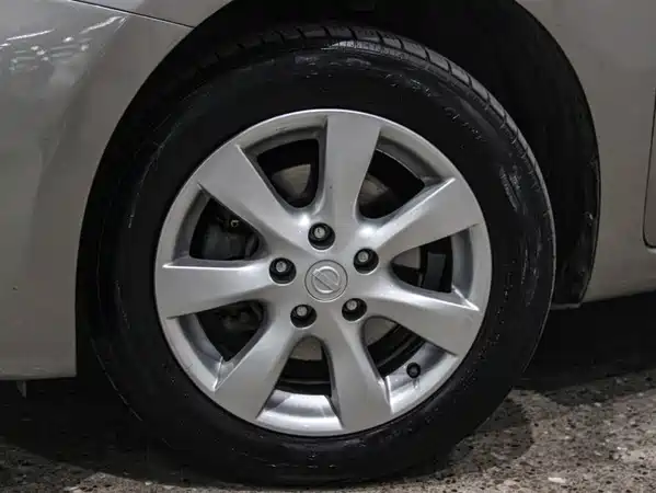Nissan Tiida 2011