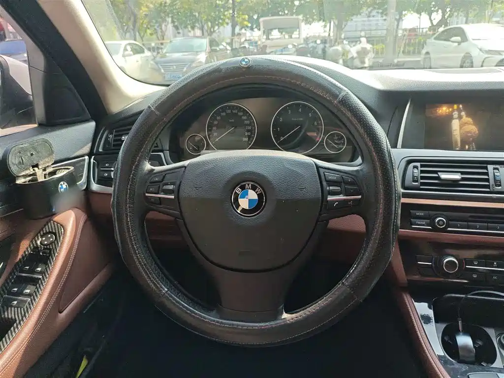 BMW 5 Series 2016 — фото 3