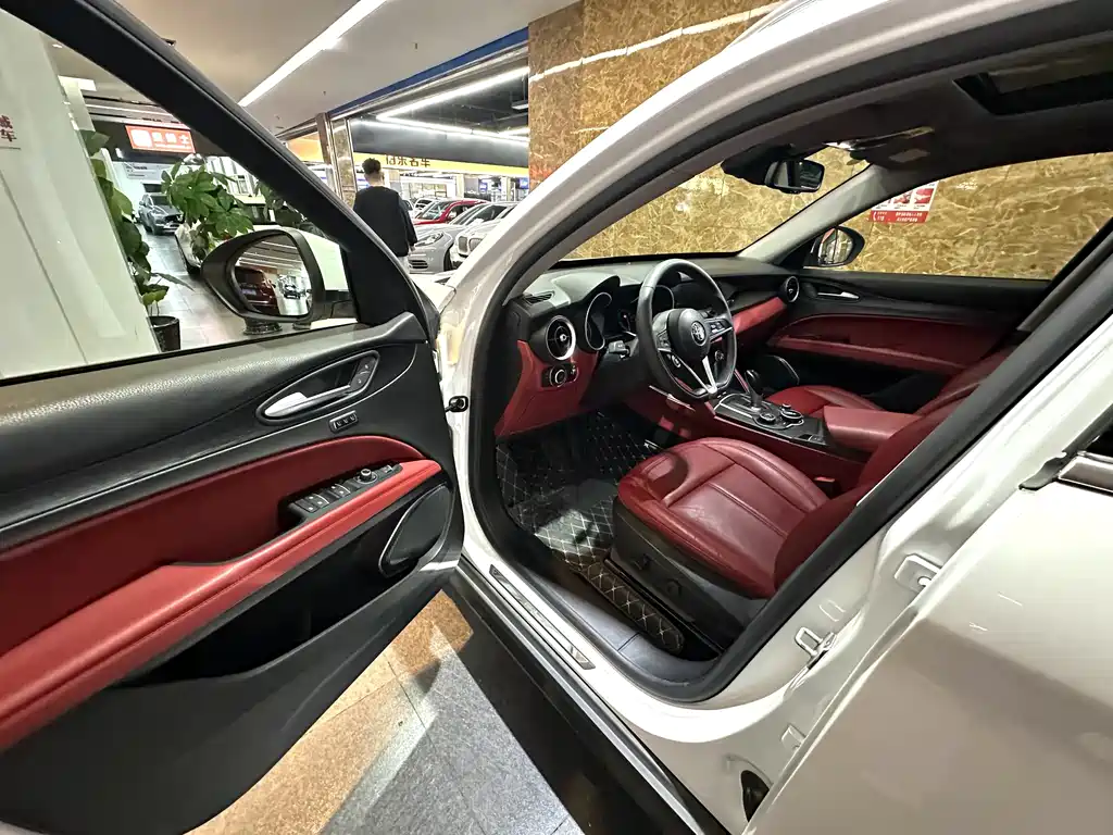 Alfa Romeo Stelvio 2018