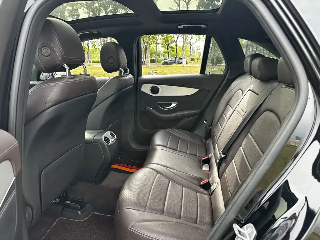 Mercedes-Benz GLC 2017 — фото 10