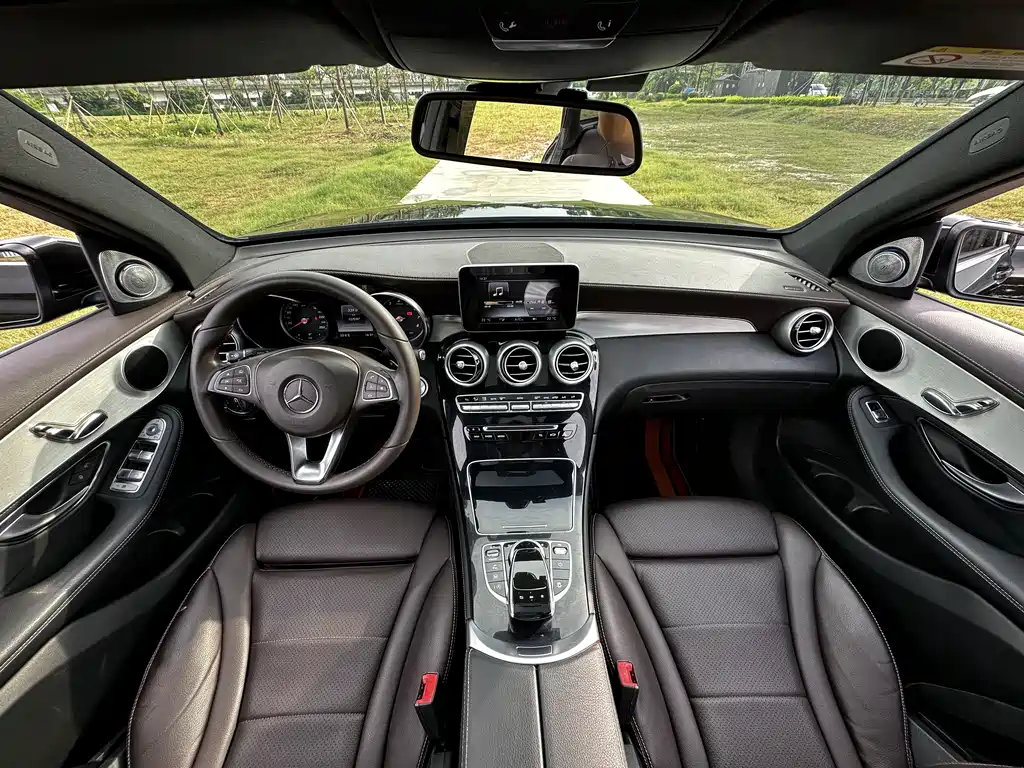 Mercedes-Benz GLC 2017 — фото 14