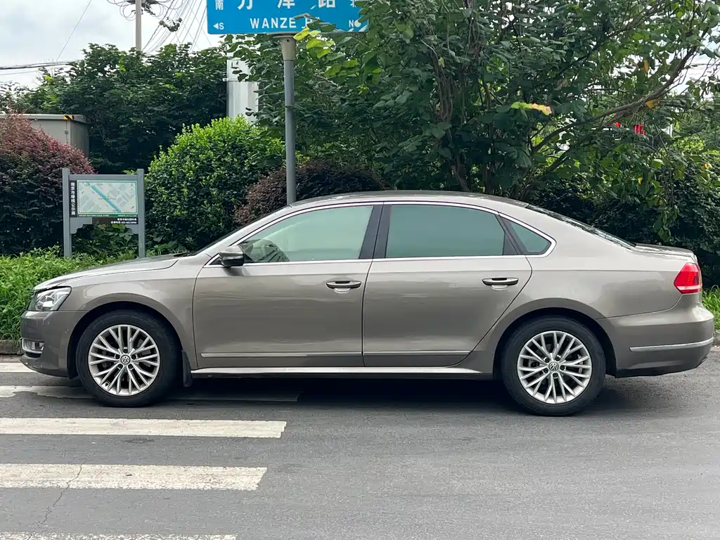Volkswagen Passat 2011
