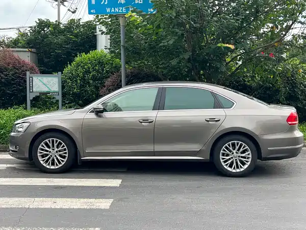 Volkswagen Passat 2011