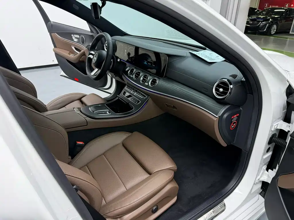 Mercedes-Benz E-Class 2023 — фото 8