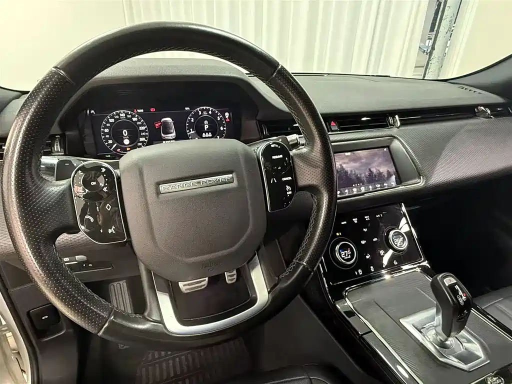 Land Rover Evoque 2020 — фото 17