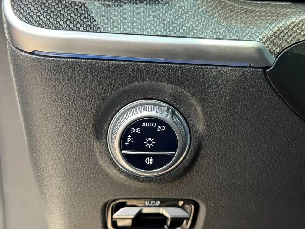 Mercedes-Benz C-Class 2023 — фото 22