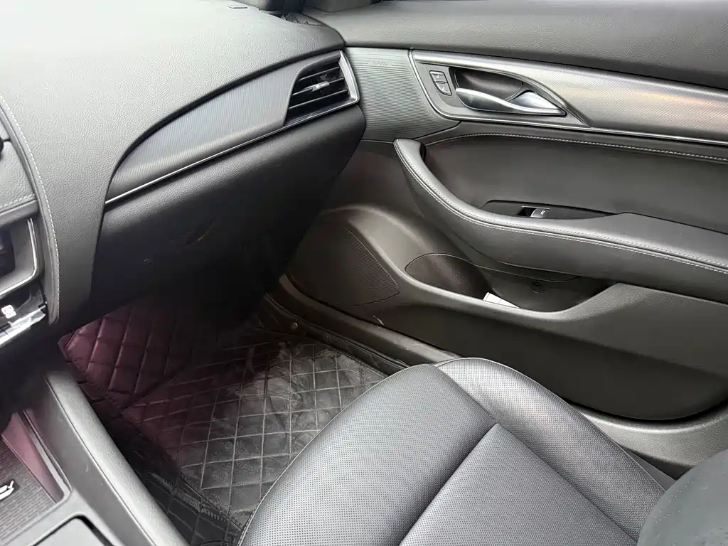 Cadillac CT5 2024 — фото 10