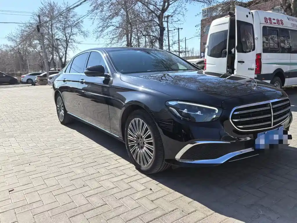 Mercedes-Benz E-Class 2023 — фото 13