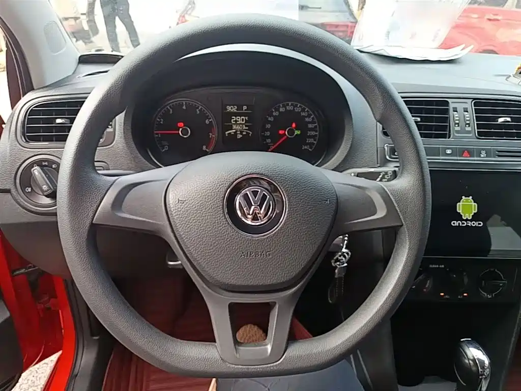 Volkswagen Polo 2018 — фото 11