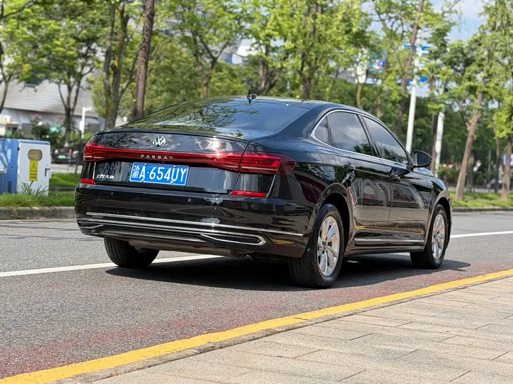 Volkswagen Passat 2022 — фото 4