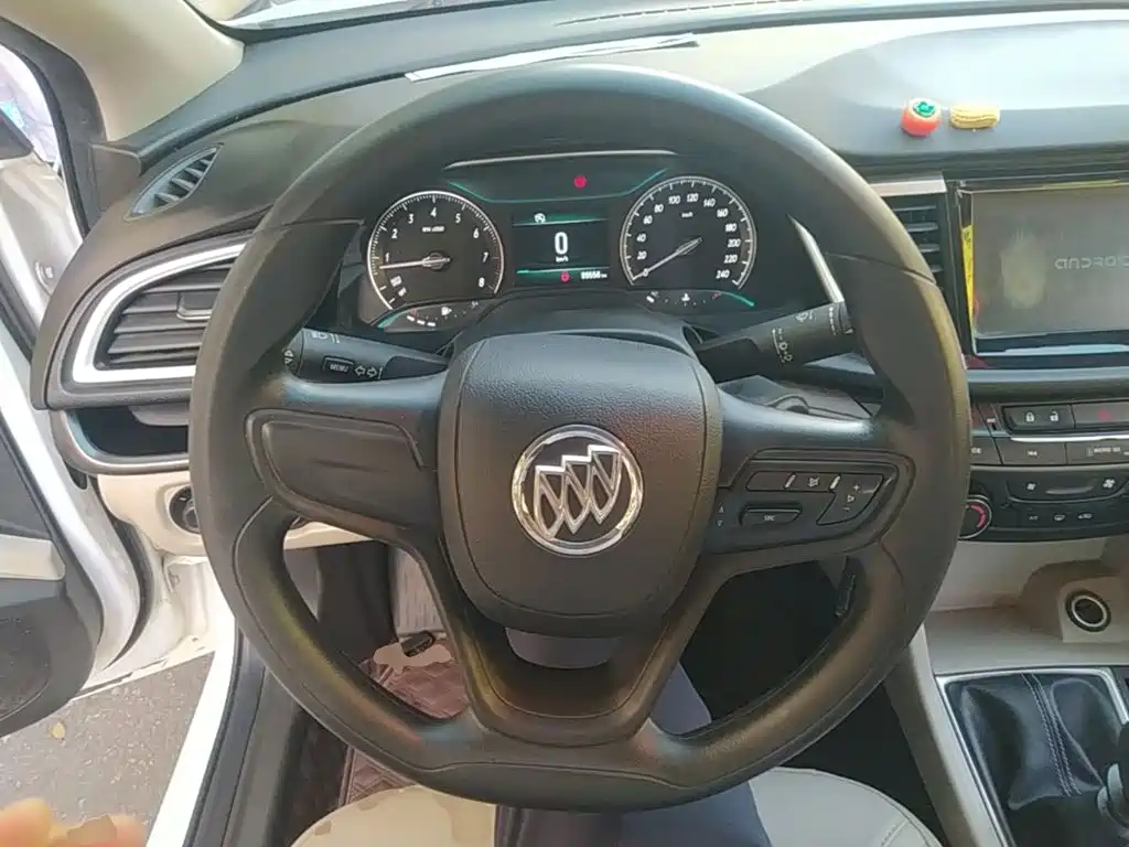 Buick Excelle 2017 — фото 11