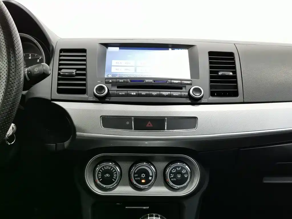 Mitsubishi Lancer EX 2015 — фото 12