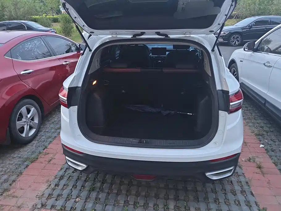 Geely Binyue 2021