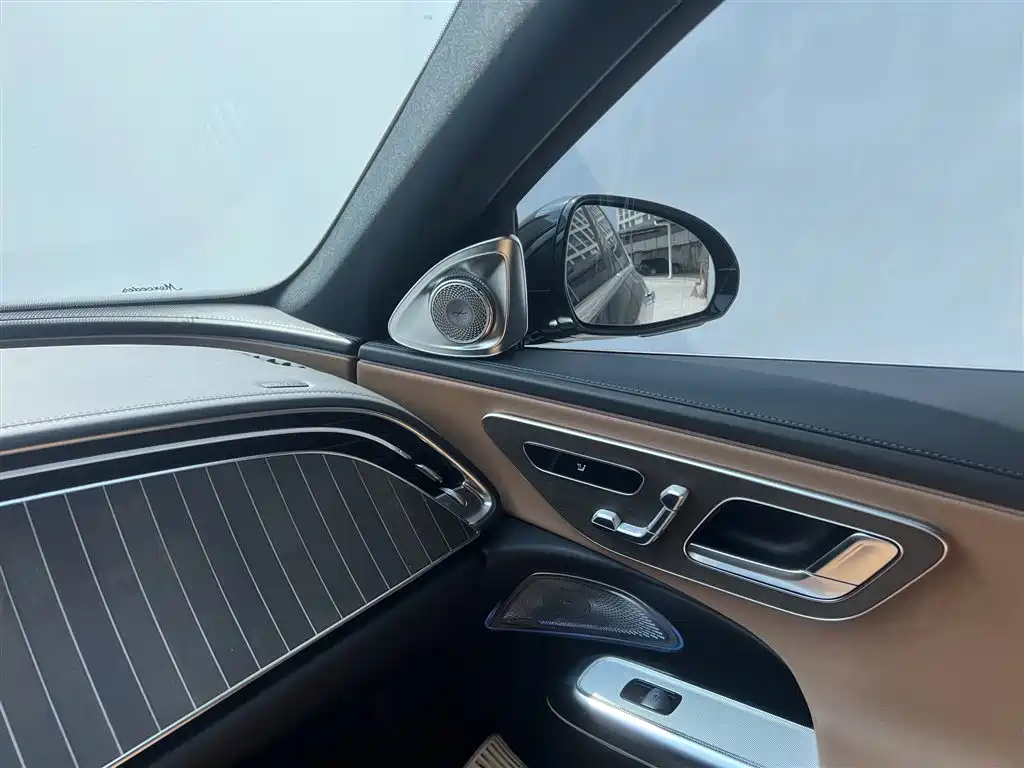 Mercedes-Benz E-Class 2024 — фото 13