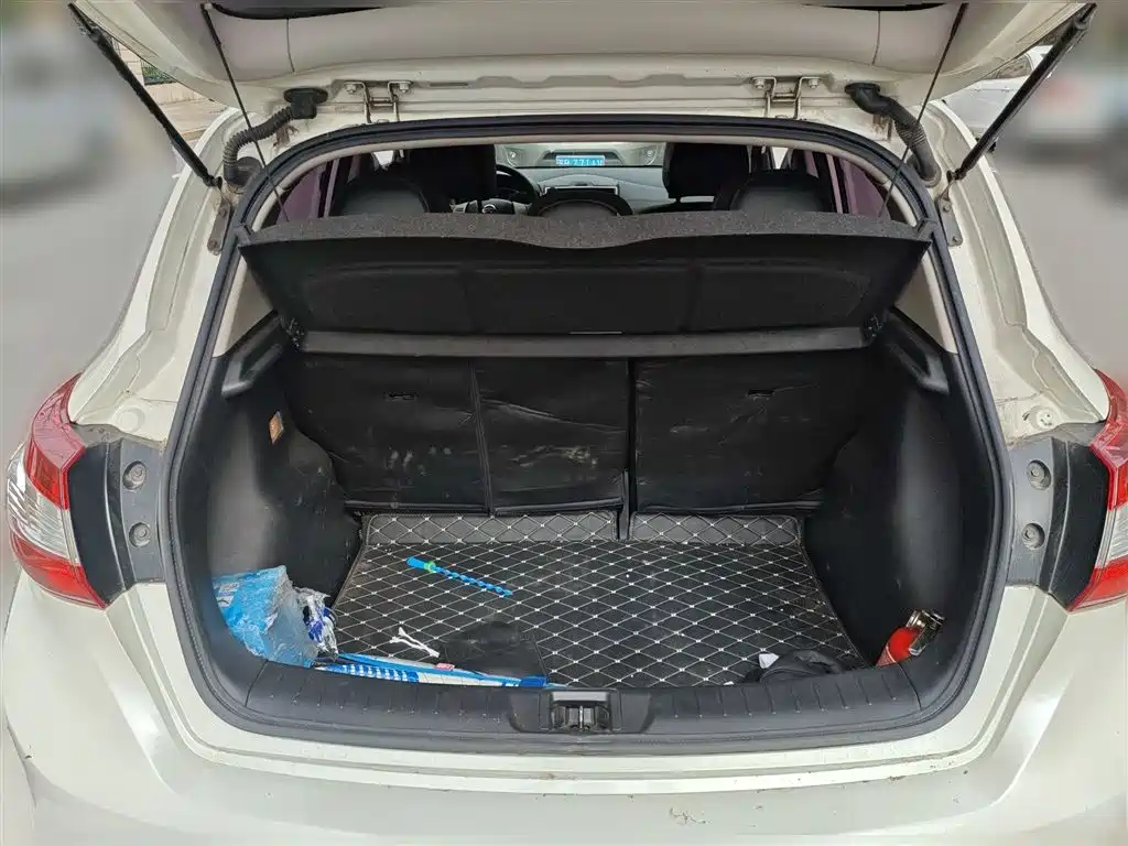 Nissan Tiida 2018 — фото 10