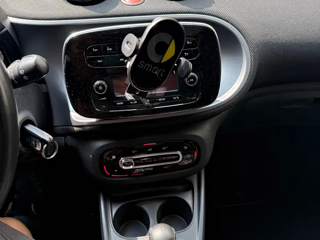 smart Fortwo 2017 — фото 11