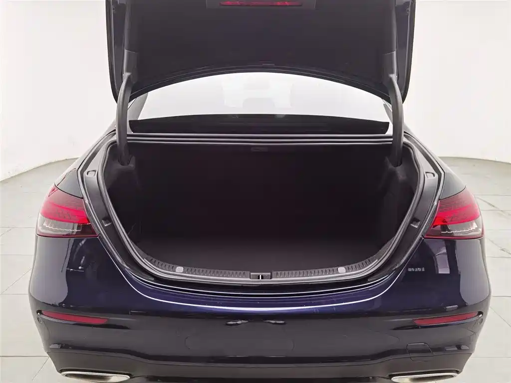 Mercedes-Benz E-Class 2021 — фото 16