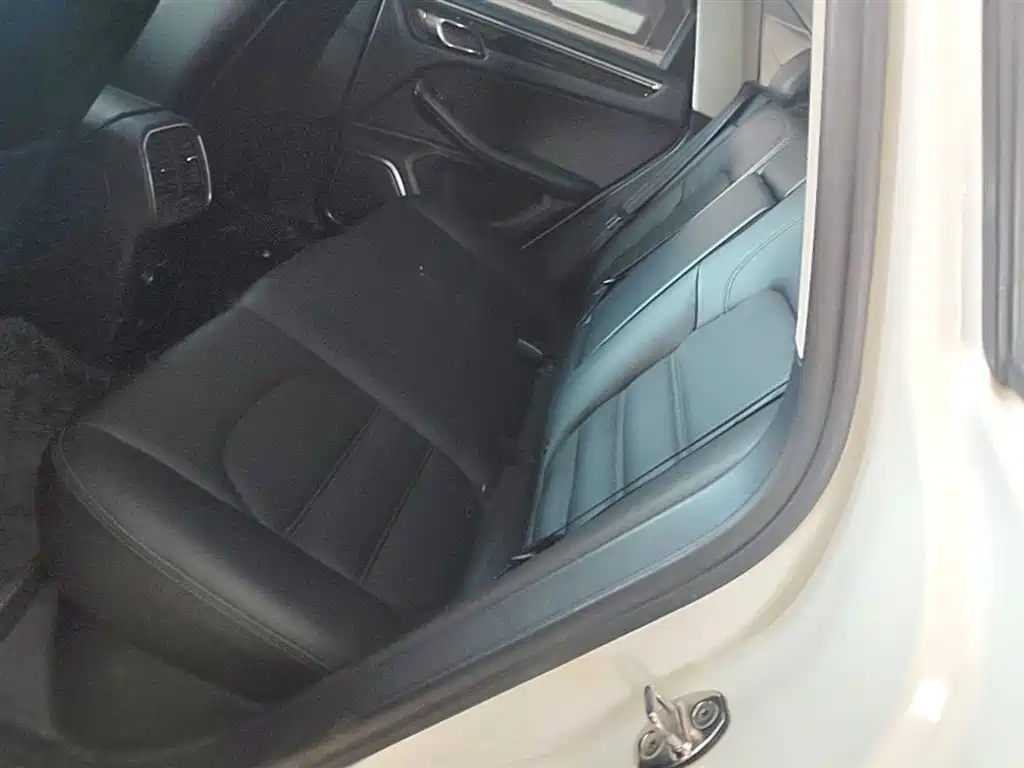Zotye SR9 2018 — фото 17