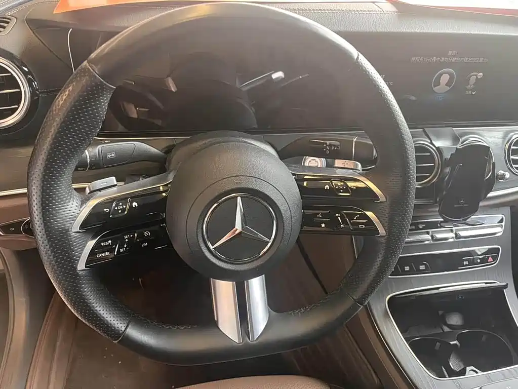 Mercedes-Benz E-Class 2023 — фото 10