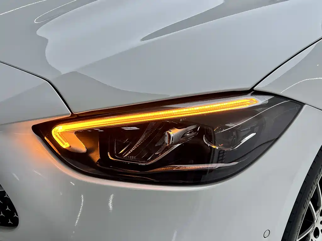Mercedes-Benz C-Class 2025 — фото 23