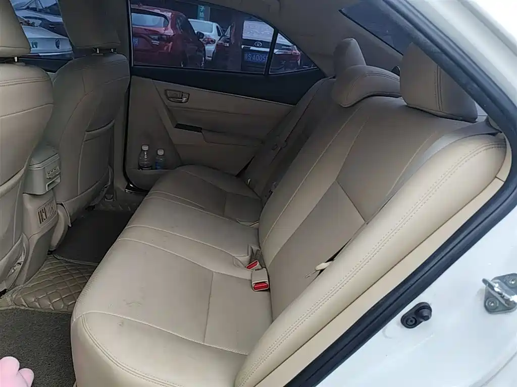 Toyota Corolla 2017 — фото 17
