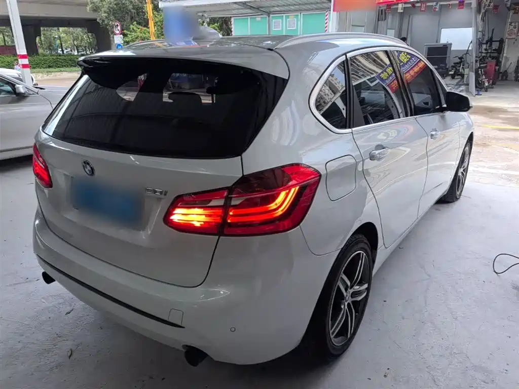BMW 2 Series Active Tourer 2015 — фото 7