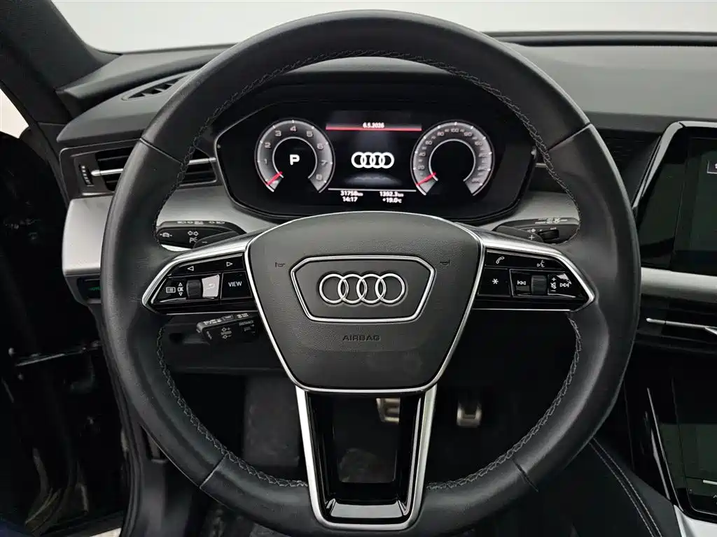 Audi Q6 2023 — фото 9