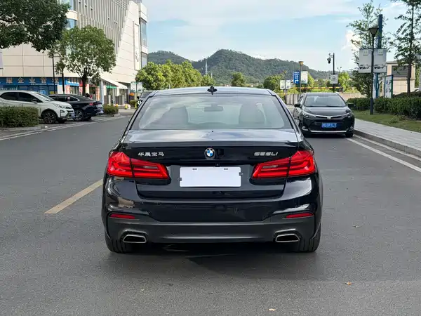 BMW 5 Series 2020