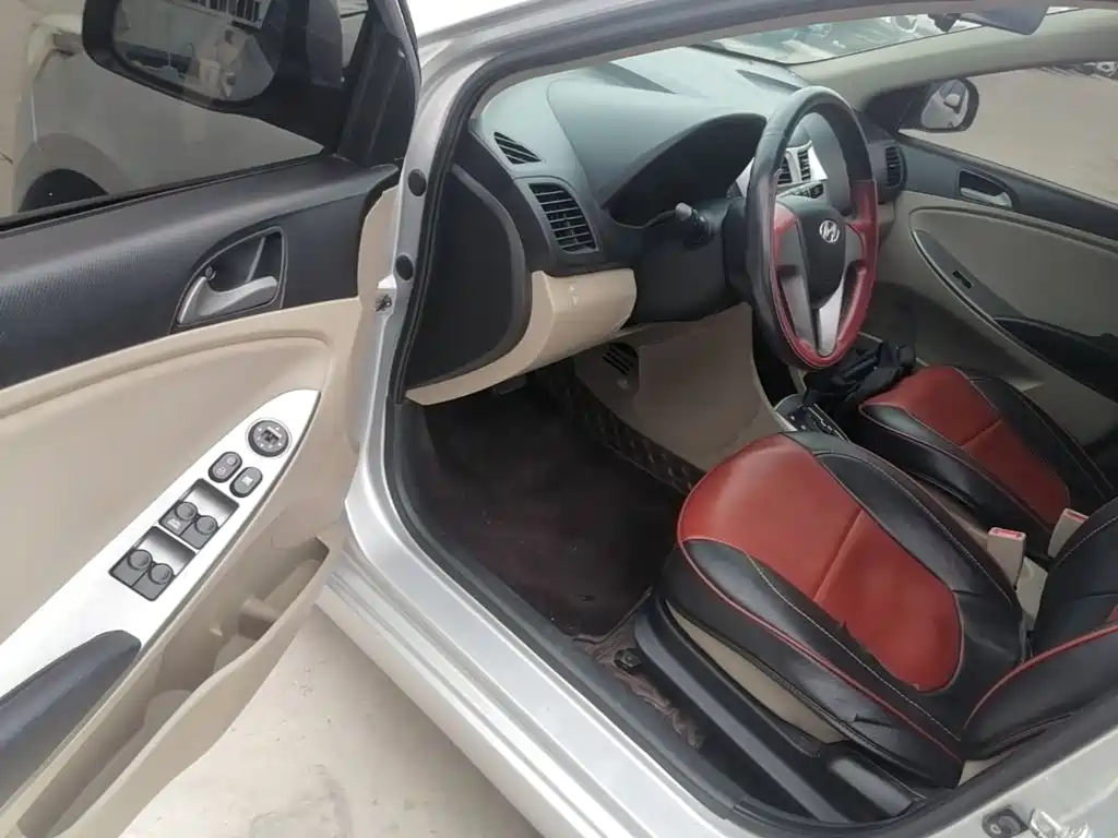 Hyundai Verna 2015 — фото 16
