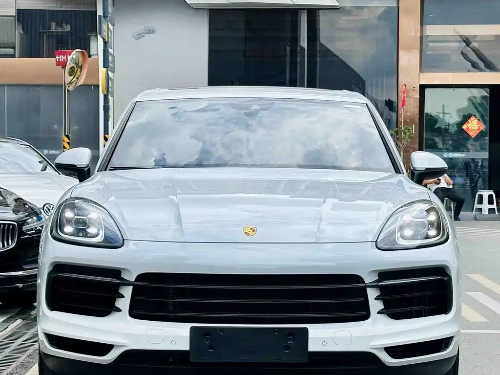 Porsche Cayenne Hybrid 2022 — фото 2