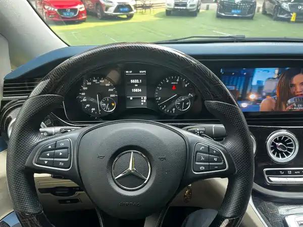Mercedes-Benz Vito 2025