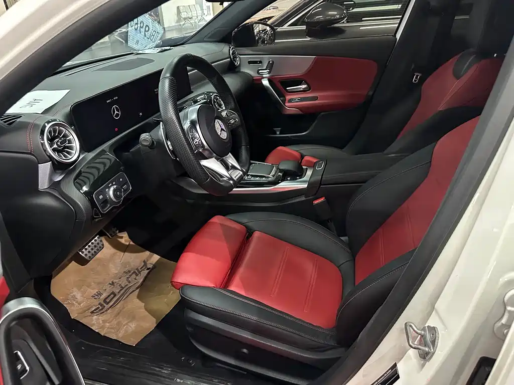 Mercedes-Benz A-Class AMG 2023 — фото 3