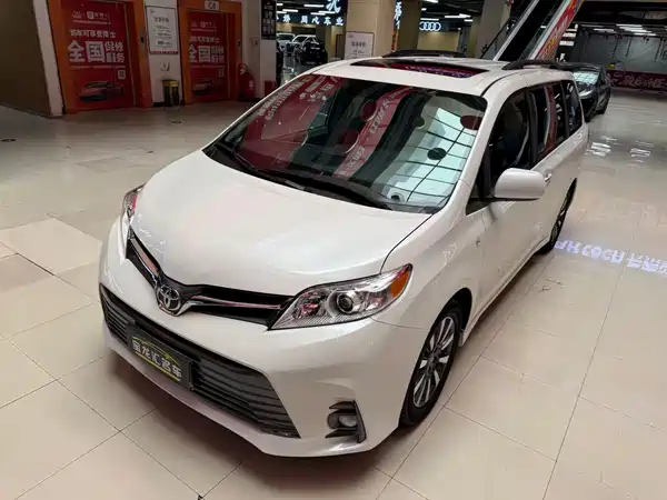 Toyota Sienna 2015