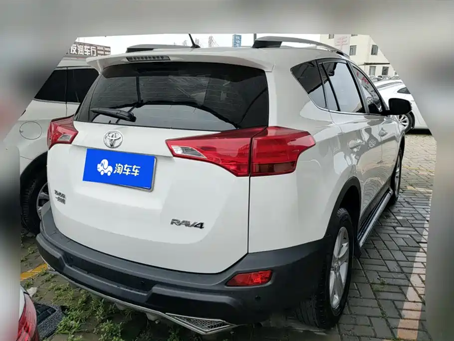 Toyota RAV4 2014