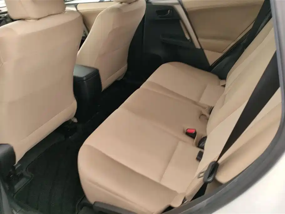 Toyota RAV4 2014 — фото 11