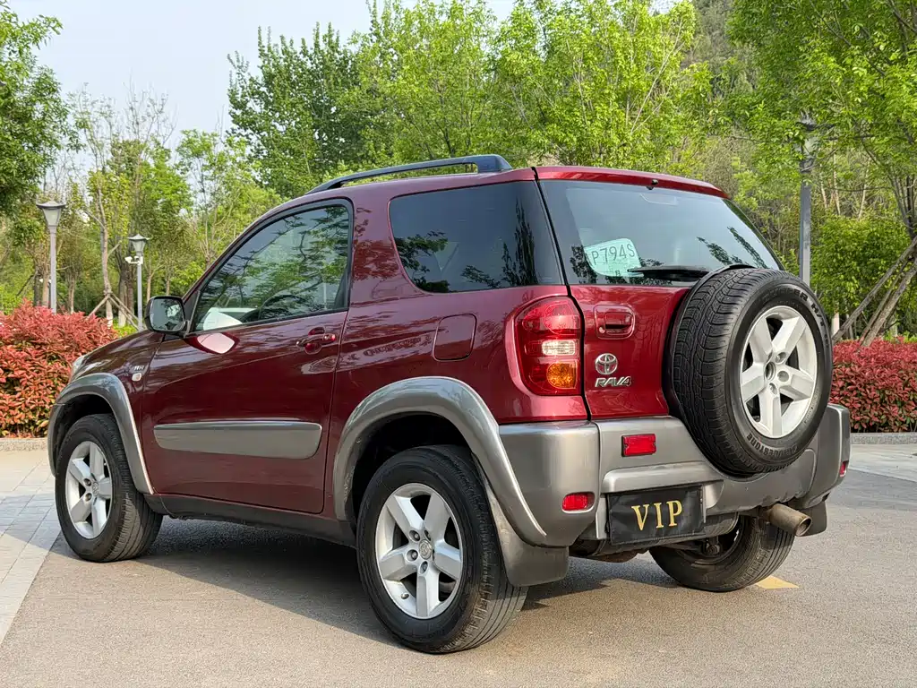 Toyota RAV4 2005 — фото 19