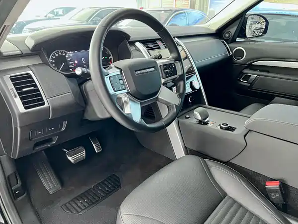 Land Rover Discovery 2023