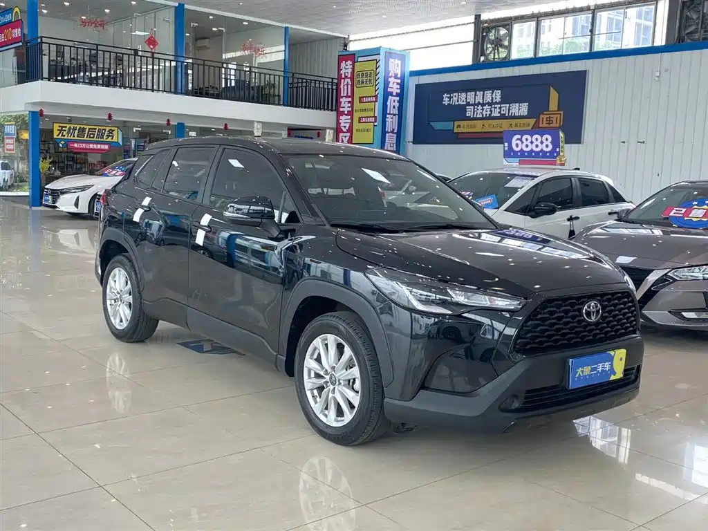 Toyota Corolla Cross 2023 — фото 3