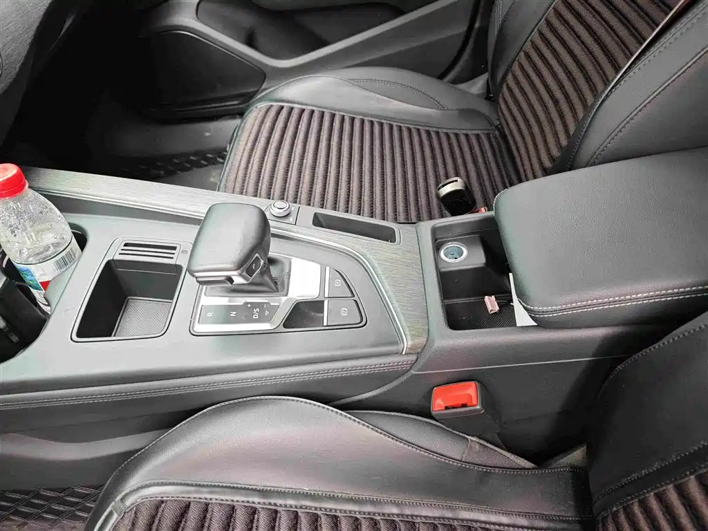 Audi A4L 2022 — фото 8