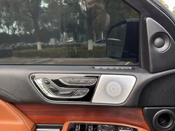 Lincoln Navigator 2022