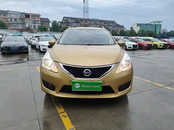 Nissan Tiida 2015
