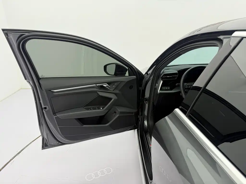 Audi A3 2023 — фото 20