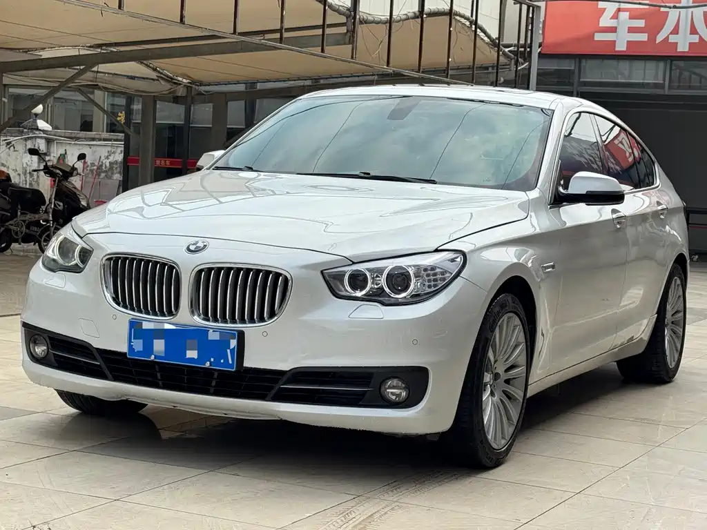 BMW 5 Series GT 2017 — фото 1