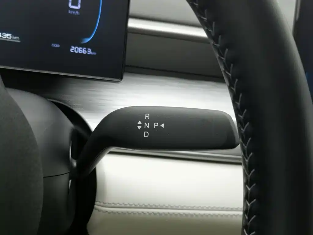 BYD Seal 05 DM-i 2025 — фото 13