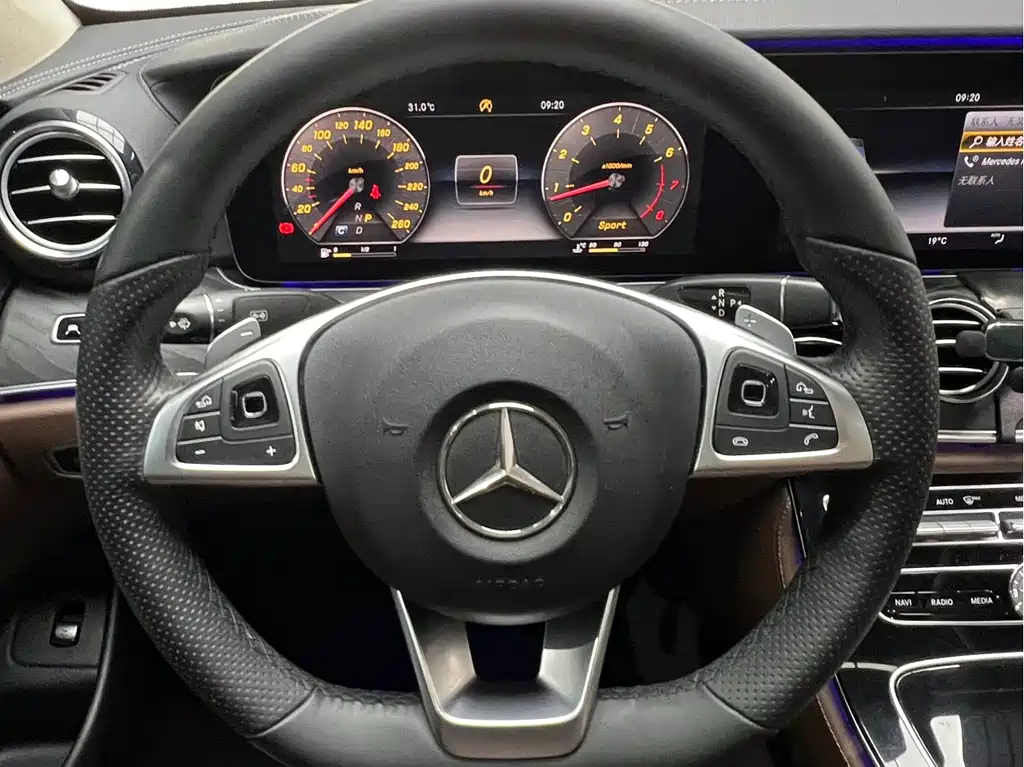 Mercedes-Benz E-Class 2017 — фото 13